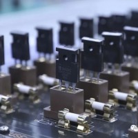 圖騰柱無橋PFC中混合碳化硅分立器件Hybrid IGBT